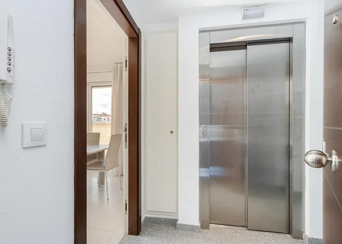 Apart-rent Francesc Macia Penthouse 2000 Roses
